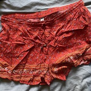 ❤️‍🔥LAST CHANCE ITEM❤️‍🔥Old Navy Women's High Waist Red Patterned Shorts